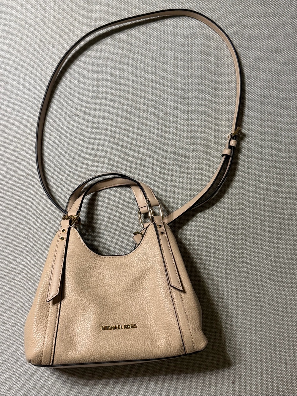 MICHAEL KORS Pebbled Leather Small Crossbody in Beige
